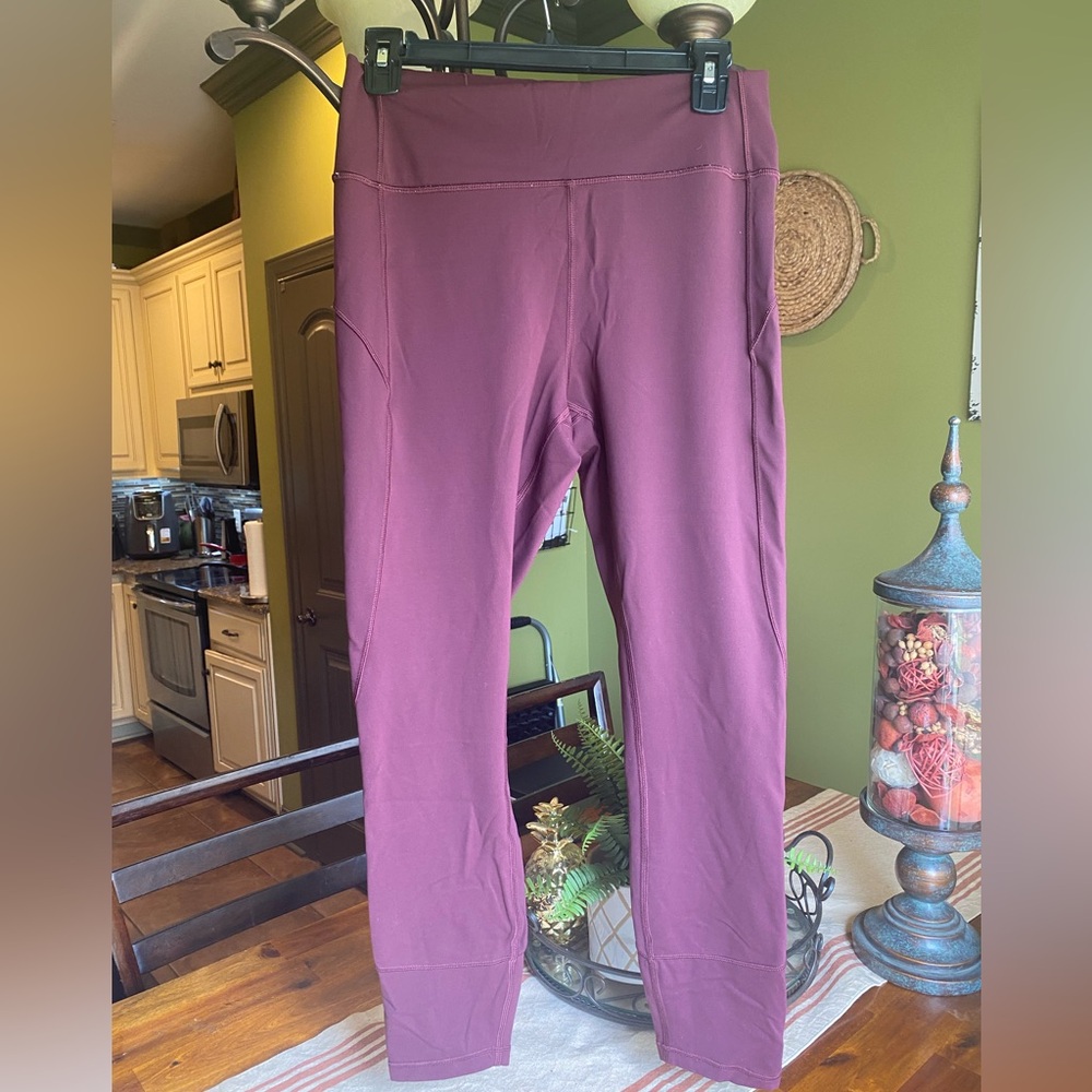 EUC Lululemon Athletica Burgundy Leggings